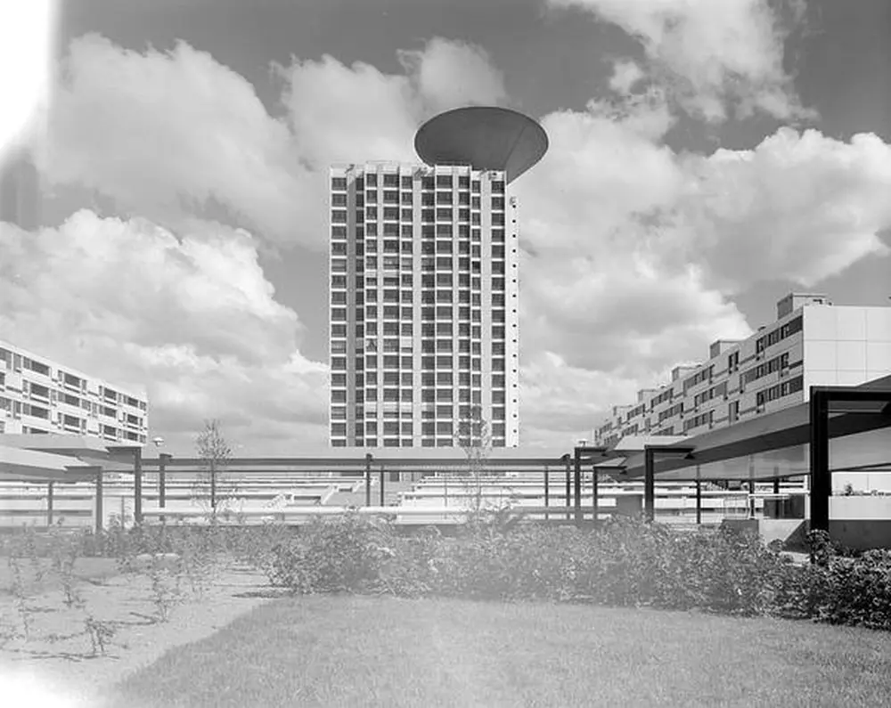 You are currently viewing Saint-Etienne : La tour Plein Ciel de Montreynaud, c’est toute une histoire !