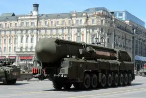 Lire la suite à propos de l’article Russie : Poutine ordonne des exercices nucléaires en réponse aux « Menaces » Occidentales