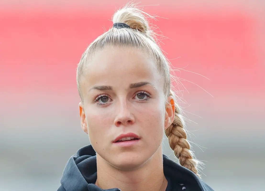 You are currently viewing La footballeuse allemande Giulia Gwinn dénonce les messages obscènes et propositions indécentes