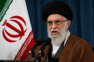 Lire la suite à propos de l’article Iran : Khamenei menace les États-Unis de « dommages irréparables » en cas d’intervention militaire