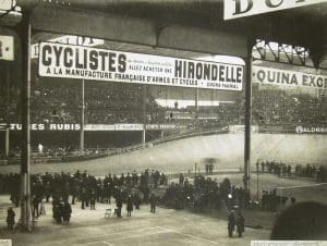 Lire la suite à propos de l’article La Renaissance du Cyclisme à Saint-Étienne : De l&rsquo;histoire du vélodrome aux innovations modernes
