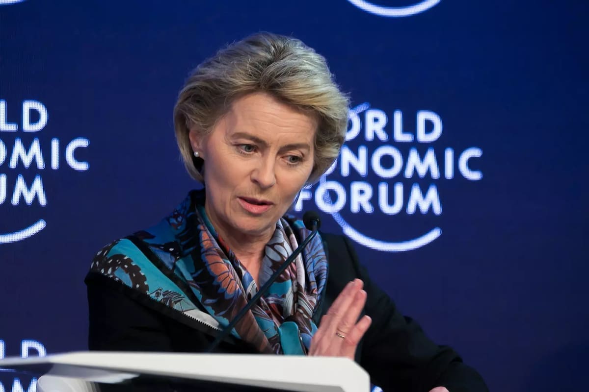 You are currently viewing Ursula Von Der Leyen souhaite combattre la désinformation sur l&rsquo;Holocauste et bascule dans le révisionnisme historique