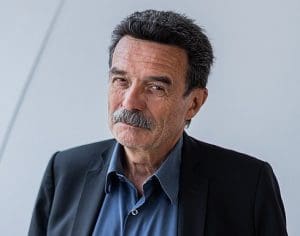 Lire la suite à propos de l’article Edwy Plenel quitte la présidence de Mediapart : Un tournant dans l&rsquo;histoire du journalisme français