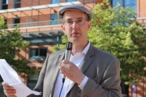 Lire la suite à propos de l’article L&rsquo;Historien Patrick Weil critique la proposition du gouvernement de modifier la Constitution française pour éliminer le droit du sol à Mayotte