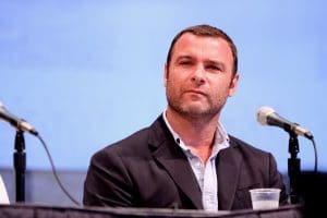 Lire la suite à propos de l’article L&rsquo;acteur Liev Schreiber a déclaré que le FEM est le cadre approprié pour soutenir l&rsquo;Ukraine lors de Davos 2024