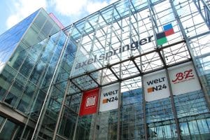 Lire la suite à propos de l’article Le groupe de média allemand, Axel Springer, membre du FEM, accusé de profiter des colonies israéliennes illégales
