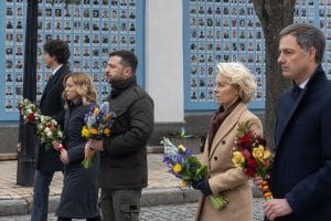 Lire la suite à propos de l’article Les contributeurs du FEM se retrouvent en Ukraine à l&rsquo;occasion du deuxième triste anniversaire de la guerre pour signer de nouveaux accords de coopération militaire