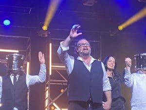 Lire la suite à propos de l’article Loire : Le Festival Arcomik Illumine le Chambon-Feugerolles avec Chicandier et Mathou