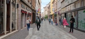 Lire la suite à propos de l’article Lyon : La piétonisation de la rue du Mail débute marquant la transformation du coeur historique de la Croix-Rousse