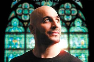 Lire la suite à propos de l’article Lyon : Le voyage inspirant de Mehdi Djaadi de la délinquance à la foi catholique