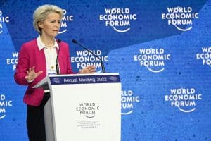 Lire la suite à propos de l’article Ursula Von Der Leyen annonce sa candidature pour un deuxième mandat