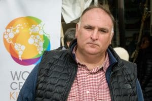 Lire la suite à propos de l’article Gaza : L’ONG World Central Kitchen dirigée par le contributeur du FEM José Andrés va-t-elle supplanter l&rsquo;UNRWA ?