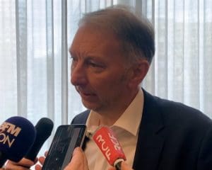 Lire la suite à propos de l’article Lyon : Le président de la Métropole Bruno Bernard déplore la mise à l&rsquo;arrêt du projet de RER Lyonnais par la Région