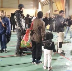 Lire la suite à propos de l’article Lyon confrontée à une crise humanitaire : Expulsion controversée de femmes et enfants d&rsquo;un gymnase