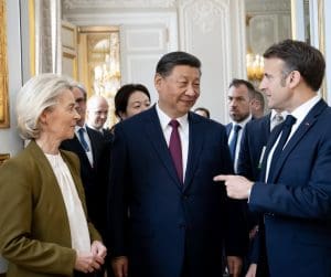 Lire la suite à propos de l’article Macron-Von Der Leyen-Xi : Les dirigeants du Forum Économique Mondial se concertent pour encourager la fin du conflit en Ukraine