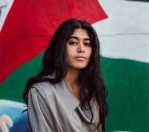 Lire la suite à propos de l’article Rima Hassan relance le débat sur la guerre d&rsquo;Algérie et fait bondir l&rsquo;extrême droite