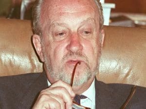 Lire la suite à propos de l’article Charles Hernu : Un passé controversé sous le régime de Vichy