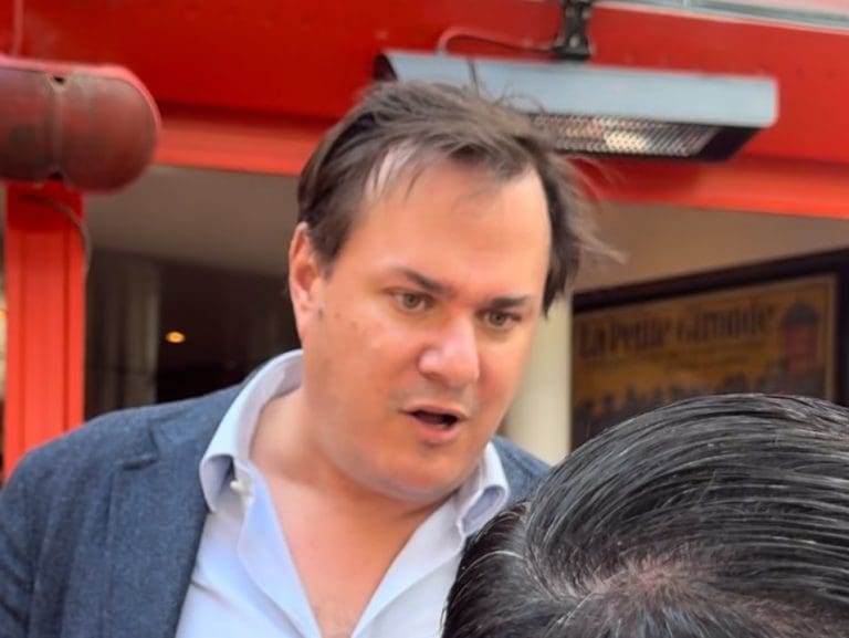 Lire la suite à propos de l’article Clash à la terrasse d&rsquo;un café : LFI une nouvelle fois taxée d&rsquo;antisémitisme par des personnalités liées au FEM