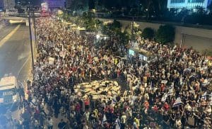 Lire la suite à propos de l’article Israël : Un « tsunami » de manifestants proteste contre la coalition au pouvoir