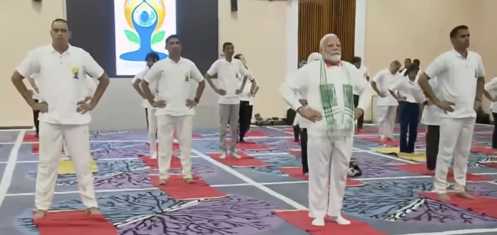 You are currently viewing Journée international du Yoga : Une célébration cachée du « Cornu » témoignant de la persistance des Illuminés de Bavière ?