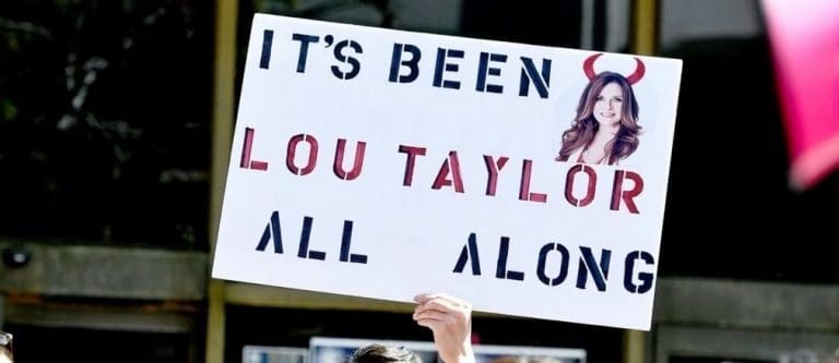 Lire la suite à propos de l’article Justin Bieber vire sa manager Lou Taylor, à la réputation sulfureuse