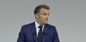 Lire la suite à propos de l’article Macron annonce l&rsquo;instauration de « l’autorité républicaine à tous les étages »