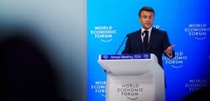 Lire la suite à propos de l’article Pouvoirs exceptionnels du président en tant de guerre   : Un risque pour la Démocratie Française ?