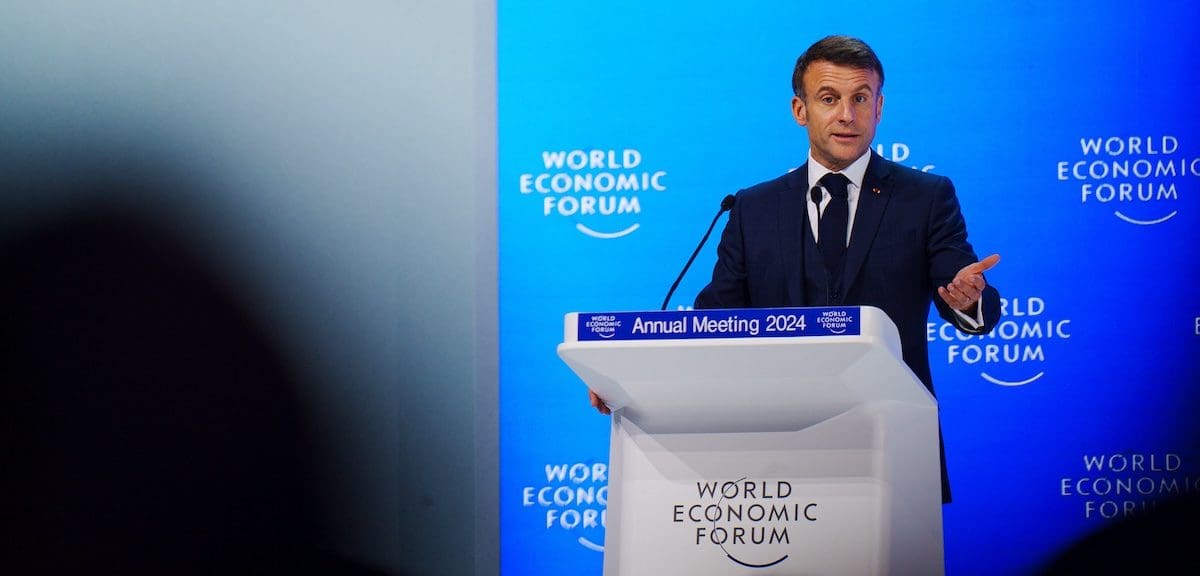 You are currently viewing Pouvoirs exceptionnels du président en tant de guerre   : Un risque pour la Démocratie Française ?