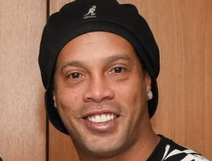 Lire la suite à propos de l’article Suisse : Ronaldinho à Vernier ce week-end pour inaugurer son nouveau « Tacos »