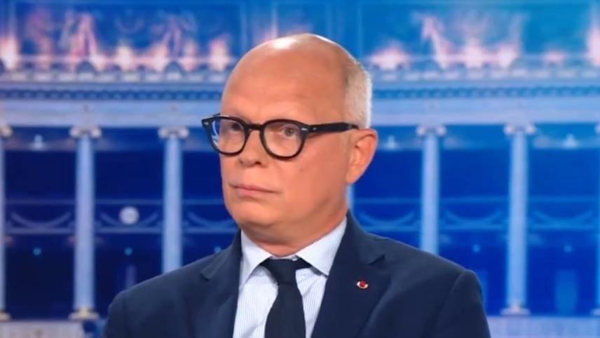 You are currently viewing Édouard Philippe assume sa rencontre avec Marine Le Pen