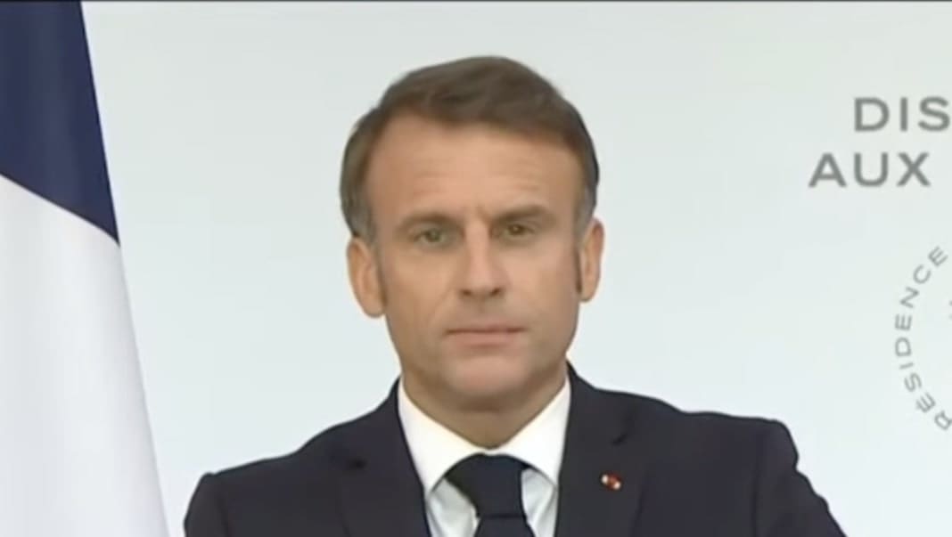 You are currently viewing Emmanuel Macron appelle les armées à se tenir « prêtes » lors de son discours à l&rsquo;Hôtel de Brienne