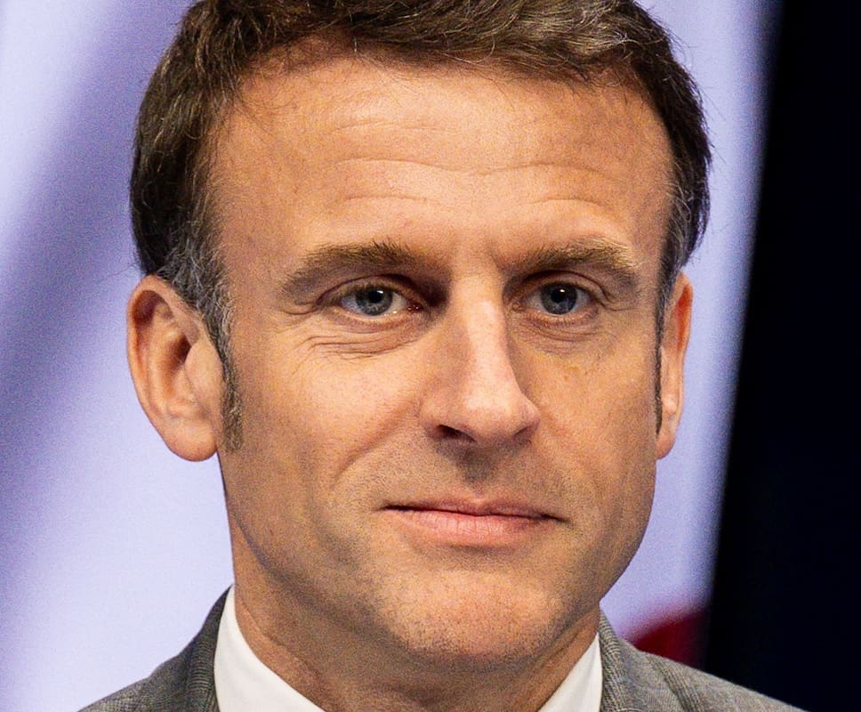 You are currently viewing JO 2024 : Emmanuel Macron appelle à une « trêve olympique et politique » pendant la compétition