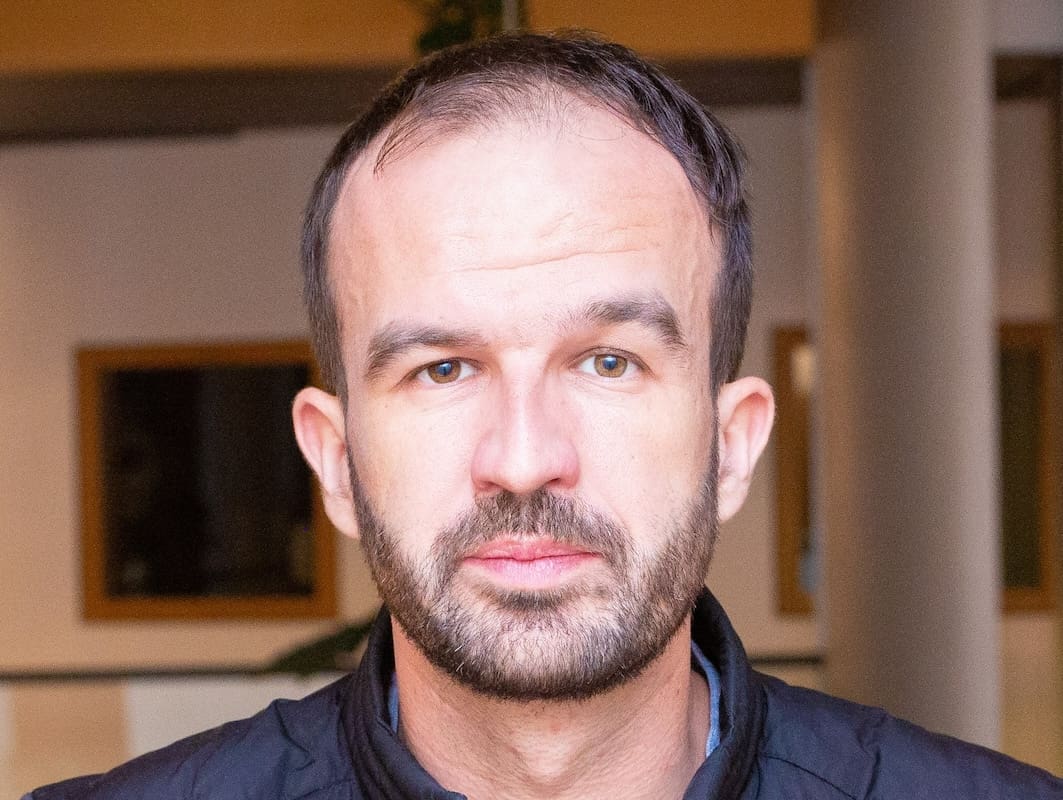 You are currently viewing La France Insoumise saisit le juge des référés Contre Renaissance pour « diffusion de fausses informations »