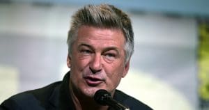 Lire la suite à propos de l’article Etats-Unis : Annulation du procès du contributeur du FEM, Alec Baldwin, pour vice de procédure