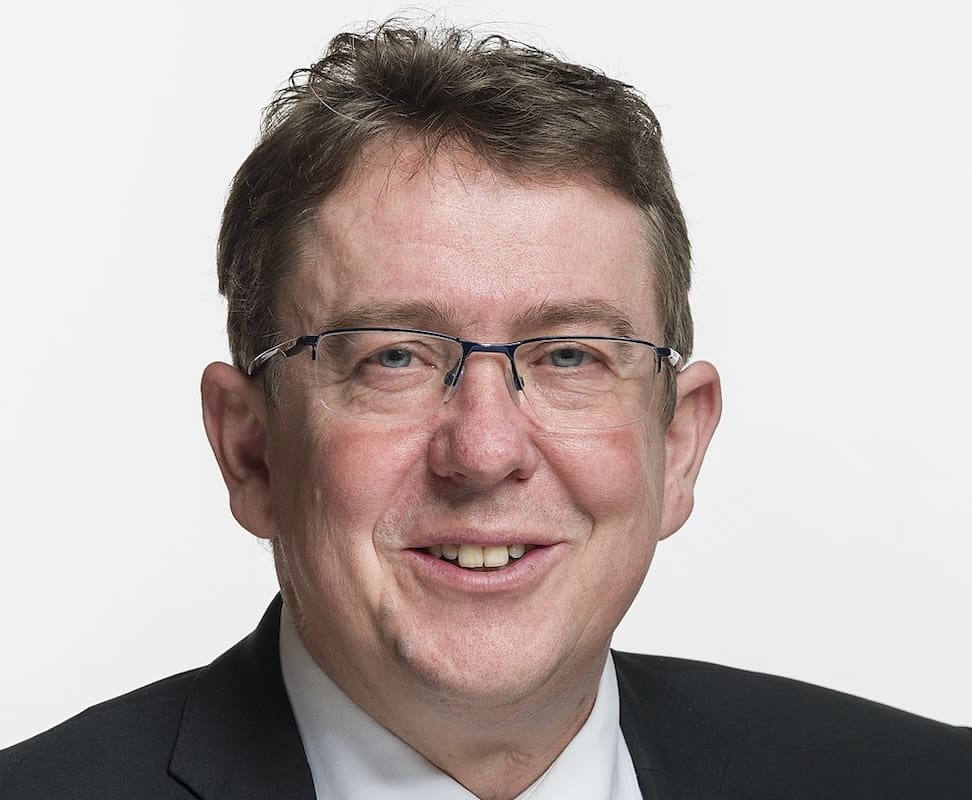 You are currently viewing Suisse : La Confédération envisage de taxer les voitures électriques par GPS