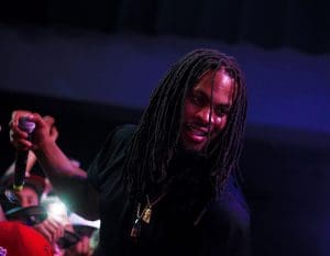 Lire la suite à propos de l’article Waka Flocka crée la polémique en chassant les militants démocrates de son concert