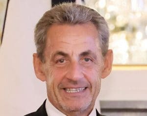 Lire la suite à propos de l’article Nicolas Sarkozy au centre des négociations pour le Futur Premier Ministre ?