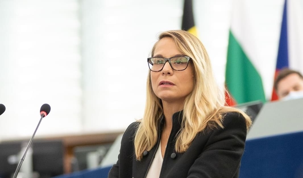 You are currently viewing Révélations de Zuckerberg : L&rsquo;eurodéputée Virginie Joron dénonce les atteintes à la liberté d&rsquo;expression