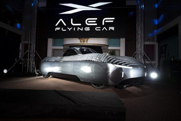 Lire la suite à propos de l’article Alef Aeronautics annonce la production de sa première voiture volante électrique en 2025