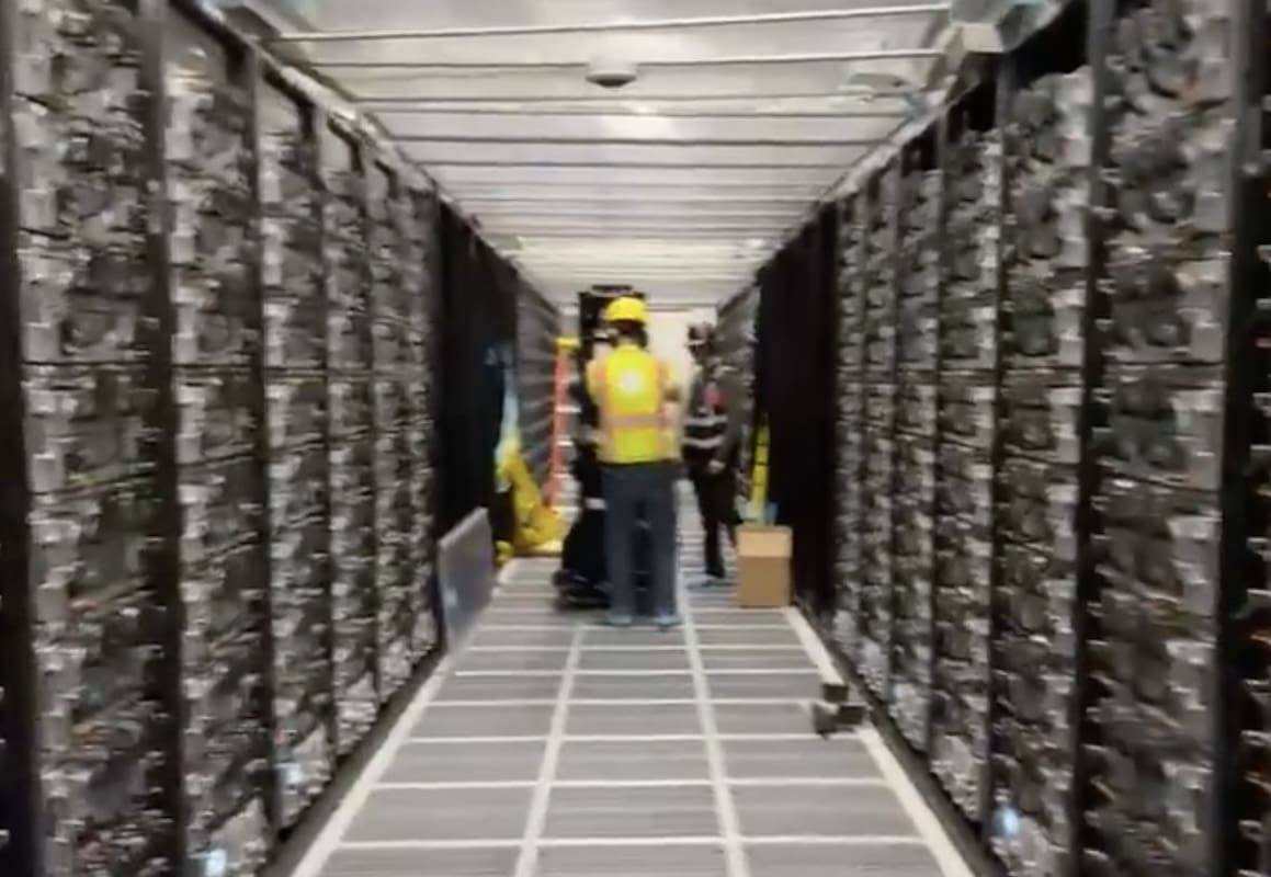 You are currently viewing Colossus : Le nouveau géant de l&rsquo;IA d&rsquo;Elon Musk redéfinit les normes