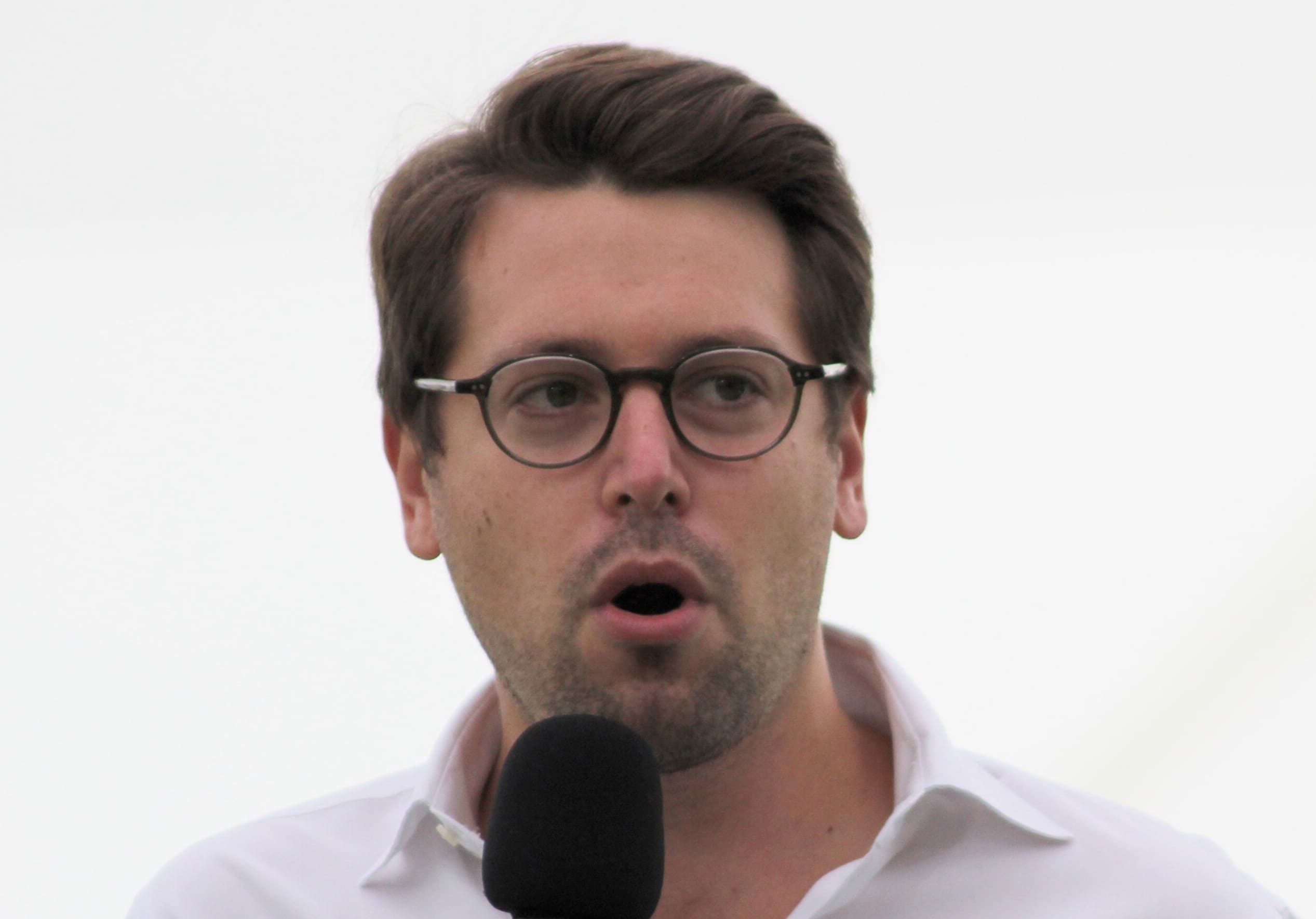 You are currently viewing Emmanuel Macron se pose en défenseur de la souveraineté populaire, Benjamin Lucas réplique