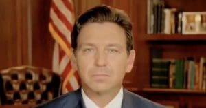 Lire la suite à propos de l’article Fusillade visant Donald Trump : Ron DeSantis annonce une enquête indépendante de la Floride et refuse de remettre le suspect