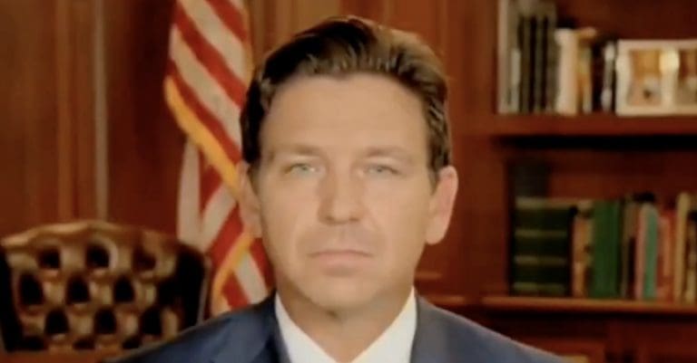 Lire la suite à propos de l’article Fusillade visant Donald Trump : Ron DeSantis annonce une enquête indépendante de la Floride et refuse de remettre le suspect