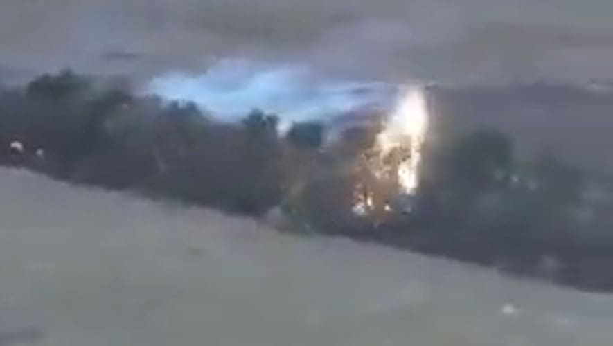 You are currently viewing Guerre en Ukraine : L&rsquo;utilisation croissante de Drones « Lance-Flammes » soulève des questions éthiques