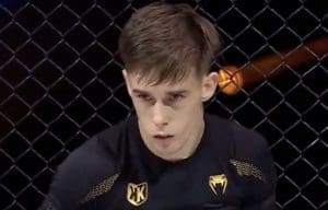 Lire la suite à propos de l’article MMA : Paul Dena frappe fort avec un KO en 5 secondes lors de l&rsquo;Hexagone MMA