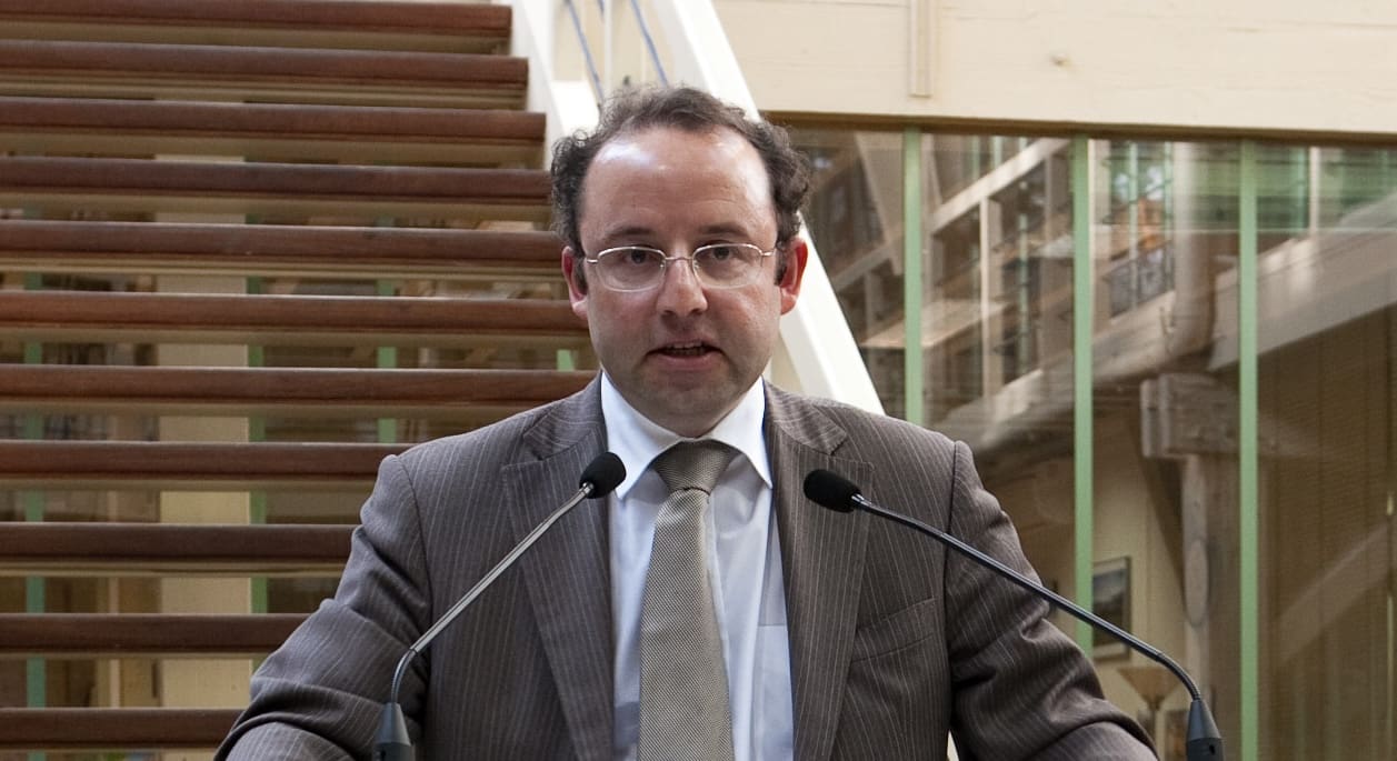 You are currently viewing Matignon : Qui est Jérôme Fournel, le nouveau directeur de cabinet de Michel Barnier ?