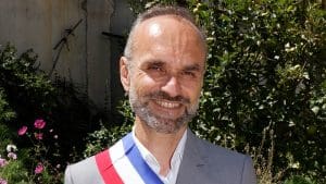 Lire la suite à propos de l’article Croix-Rousse : Le maire Rémi Zinck estime que le format actuel de la vogue des marrons doit être adapté