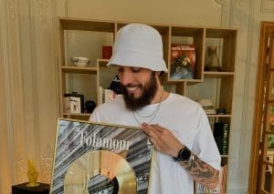 Lire la suite à propos de l’article Musique : Folamour confirme que son single « These are just places to me know » est certifié disque d&rsquo;or