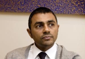 Lire la suite à propos de l’article Royaume-Uni : Enquête ouverte sur les dons de l&rsquo;homme politique et entrepreneur des médias Lord Alli à Stramer