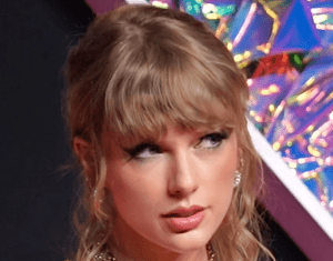 Lire la suite à propos de l’article Taylor Swift devient la chanteuse la plus riche de la planète, surpassant Rihanna